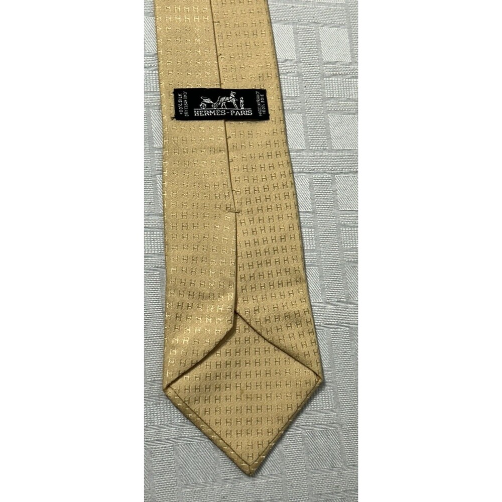 HERMES Men Neck Tie Gold Beige Yellow Initial H All Over Print 100% Silk Vtg. - Picture 10 of 16